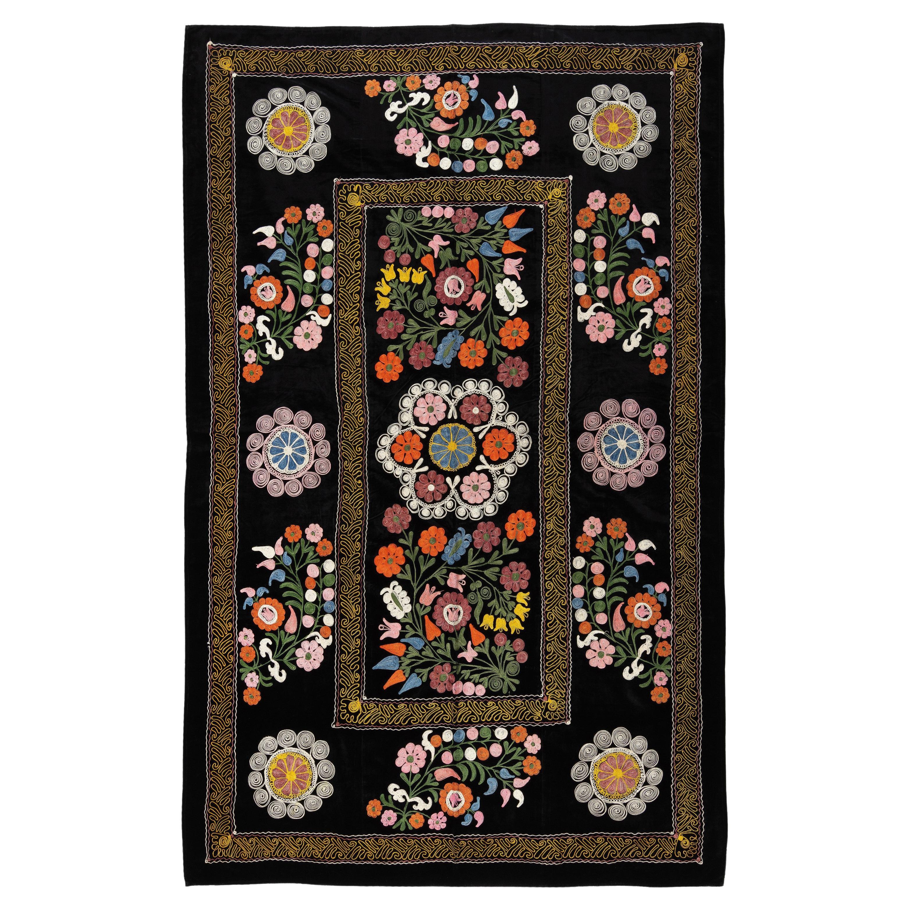 4.3x6.8 Ft Vintage Silk Embroidery Bed Cover, Asian Suzani Wall Hanging in Black