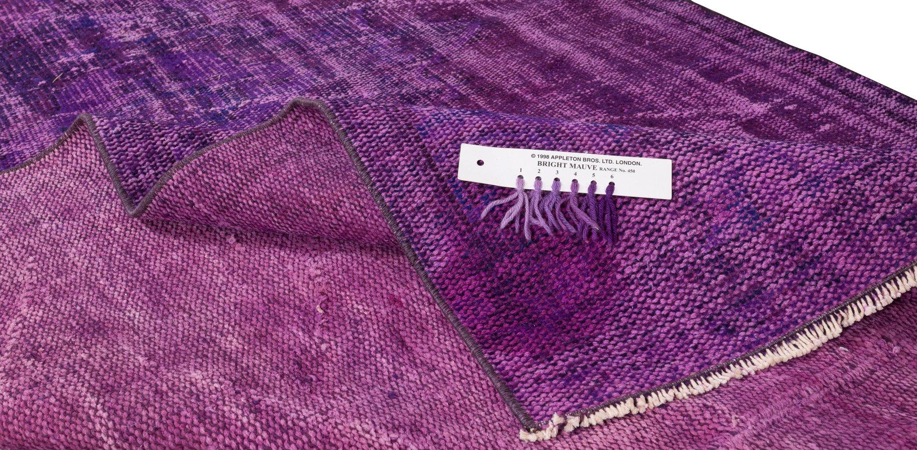 Moderne 4.3x9 Ft Contemporary Hand Knotsted Turkish Rug in Purple for Modern Interiors (tapis turc contemporain noué à la main en violet pour les intérieurs modernes) en vente