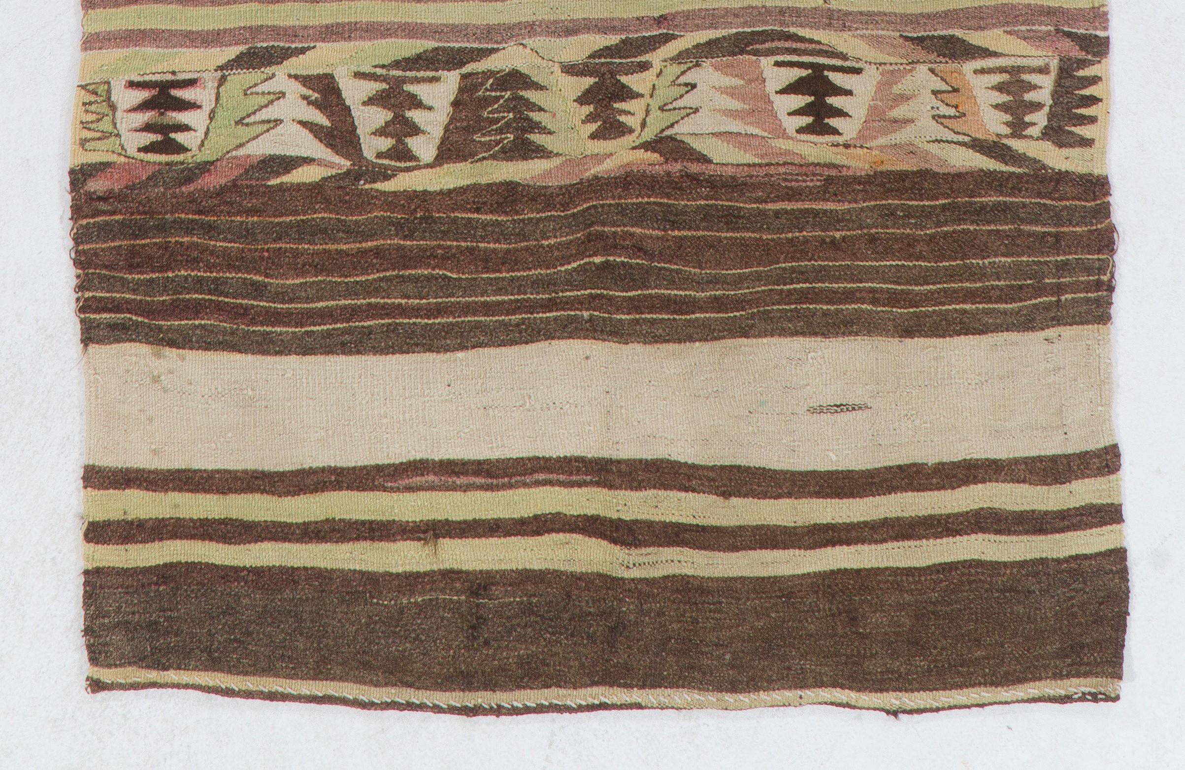 4.2x9.3 Ft Handmade Vintage Striped Turkish Kilim Runner. %100 Wool. Reversible In Good Condition For Sale In Spring Valley, NY