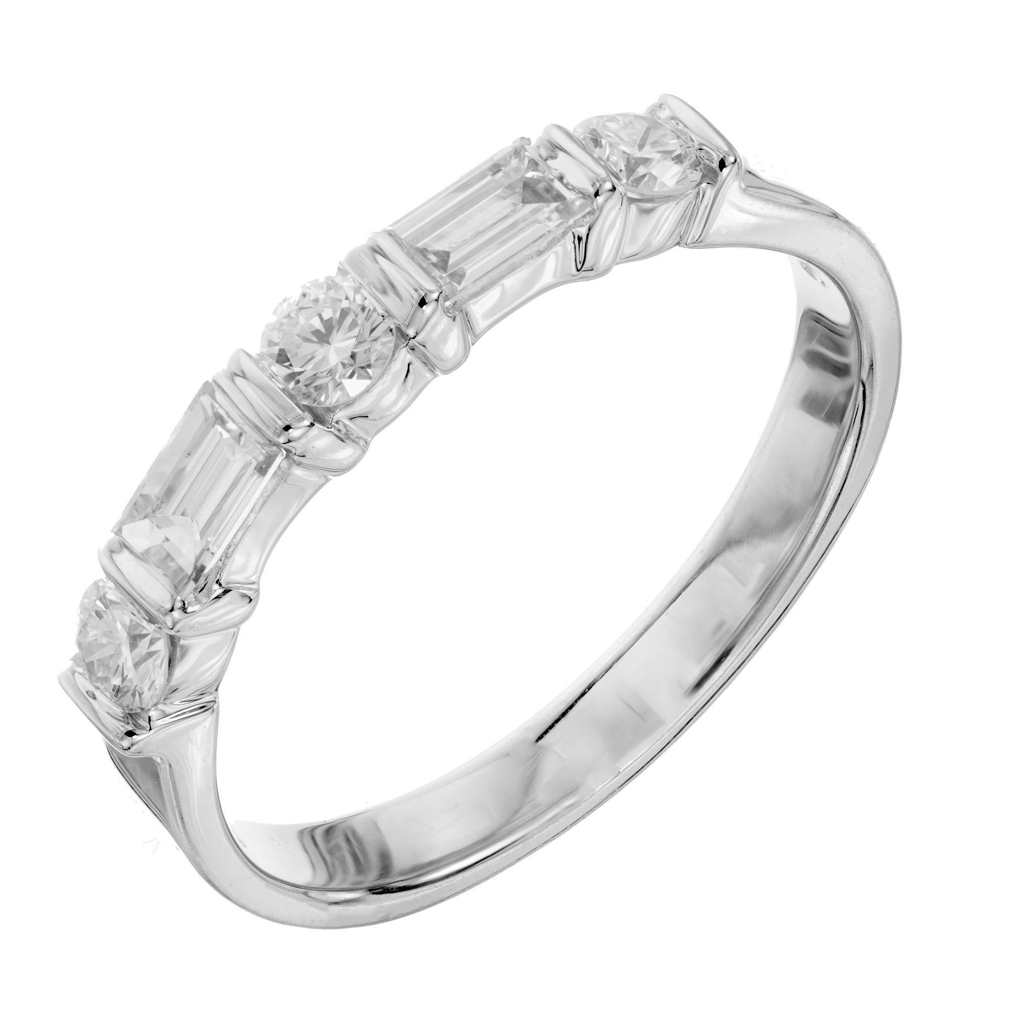 Alliance en platine avec anneau en diamant rond baguette de 0,44 carat 