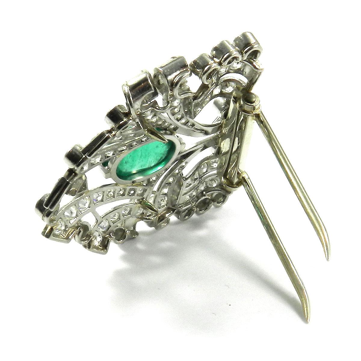 Contemporary 4.4 Carat Emerald and Diamond Clip Brooch in Platinum and 18 Karat White Gold