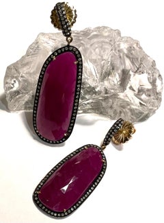 Boucles d'oreilles en rubis et diamants de 44 carats