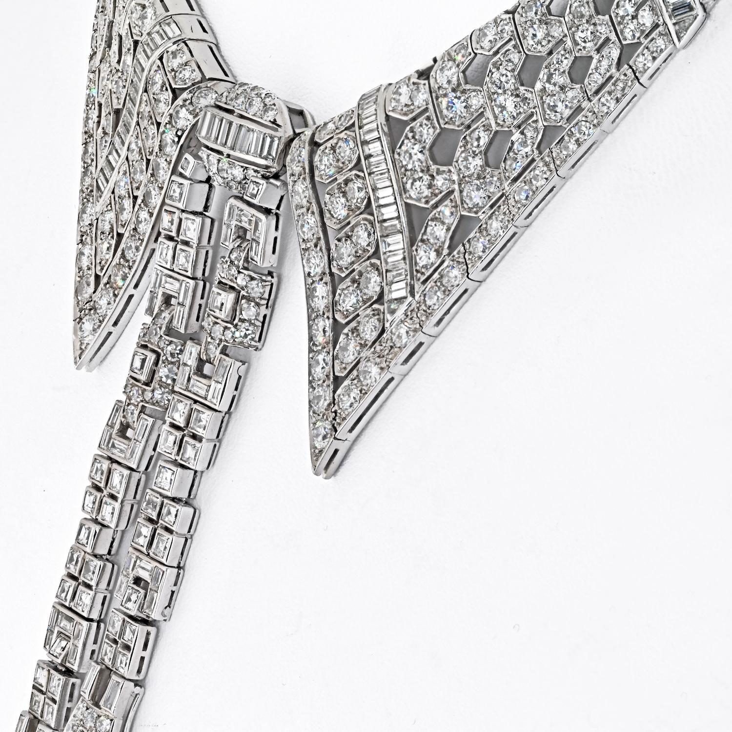 44 Carats Art Deco Platinum Collar Lavalier Diamond Necklace In Excellent Condition For Sale In New York, NY