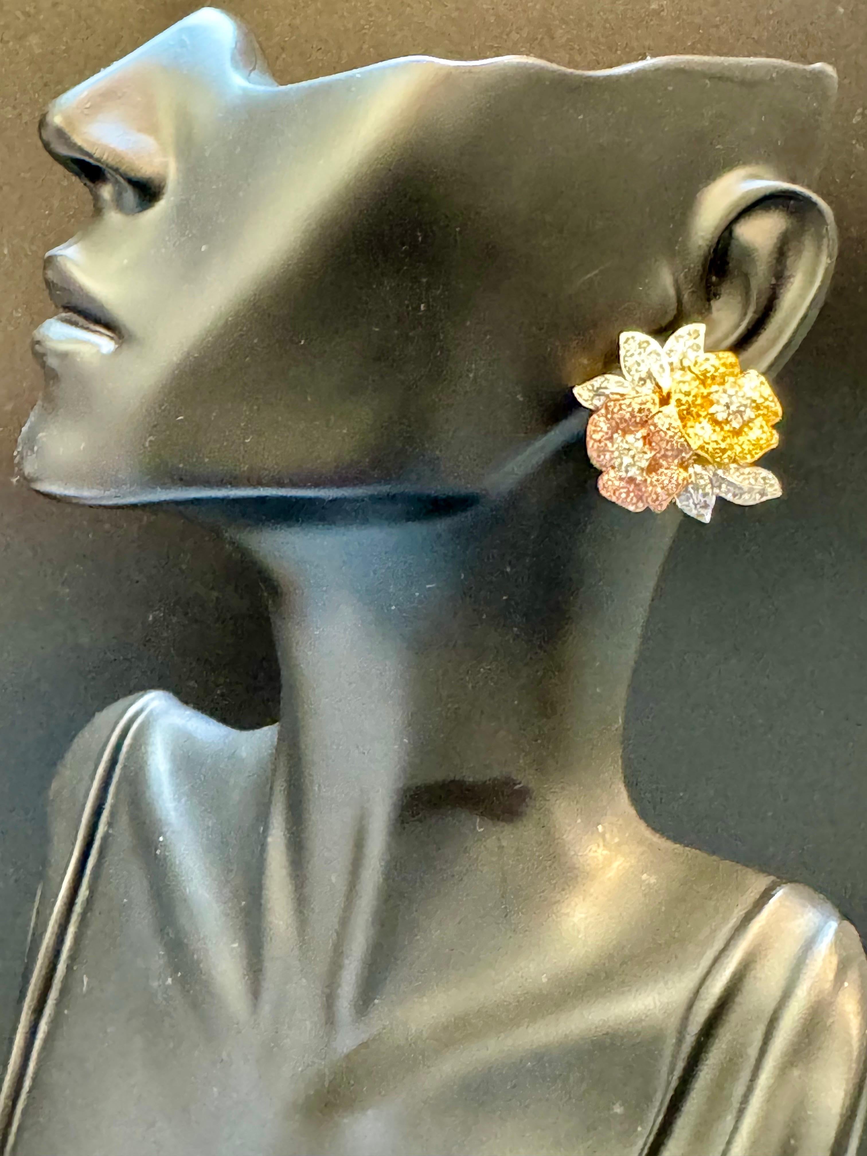 4.4 Ct Natural Fancy Color Diamond Flower Earrings in 18 Kt Multi Color Gold  In Excellent Condition For Sale In New York, NY