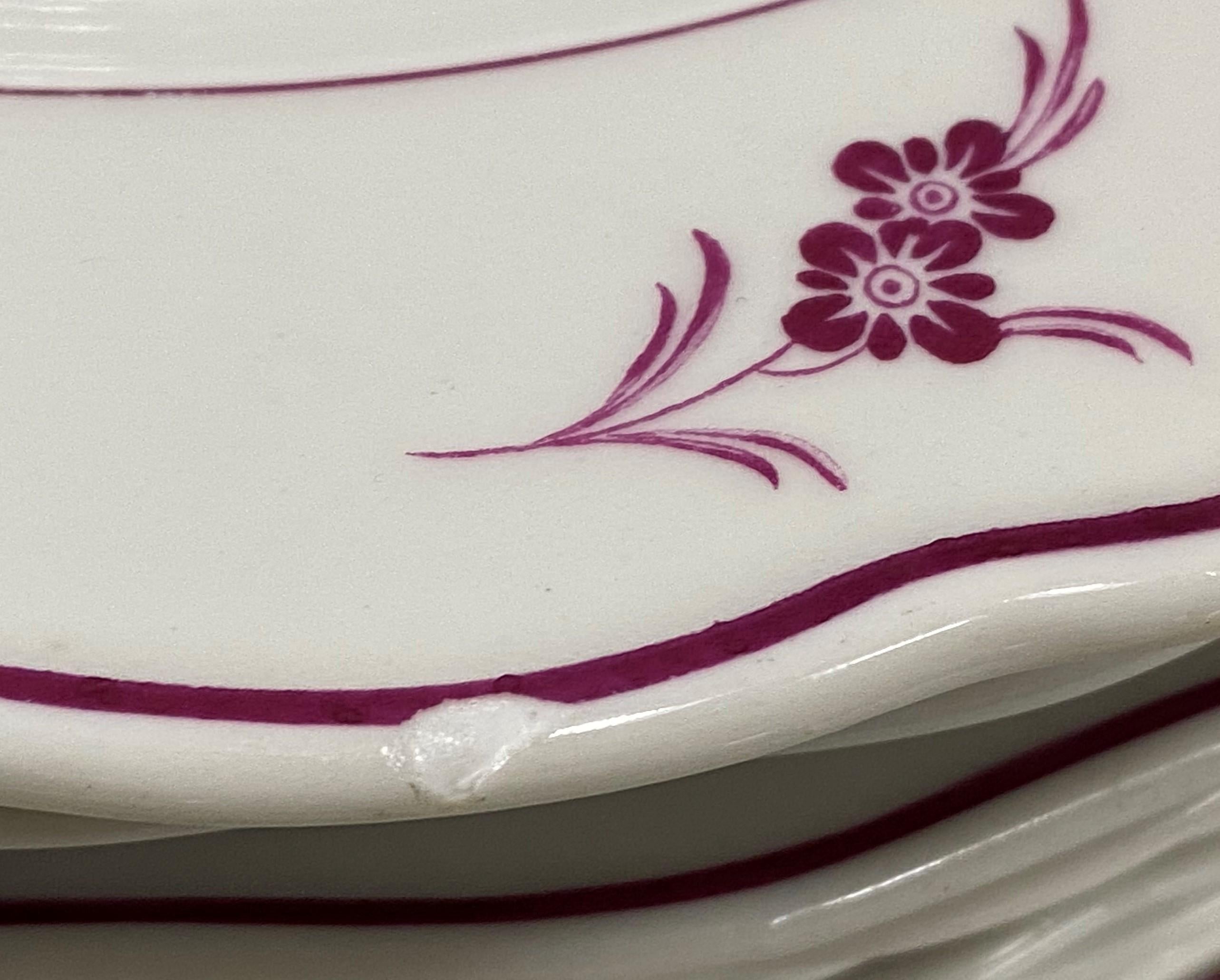 49-Piece Meissen Porcelain Dinner Service in Rare Puce/Purple Color For Sale 3
