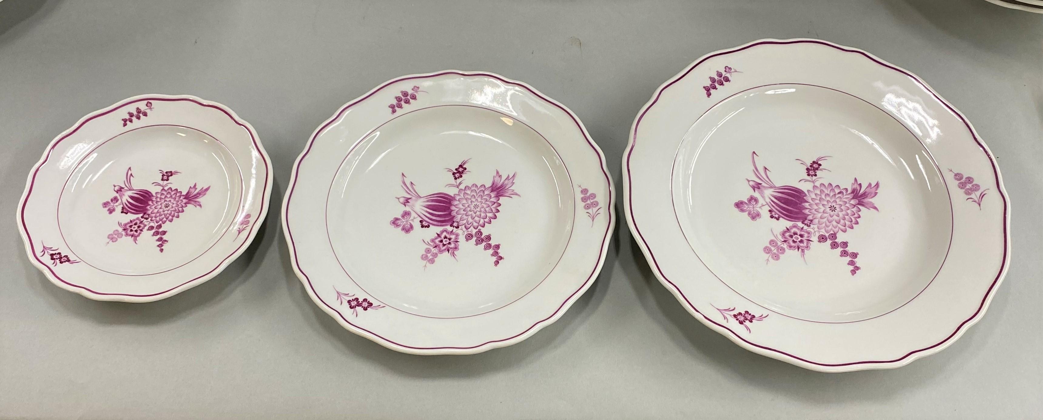 49-Piece Meissen Porcelain Dinner Service in Rare Puce/Purple Color In Good Condition For Sale In Milford, NH