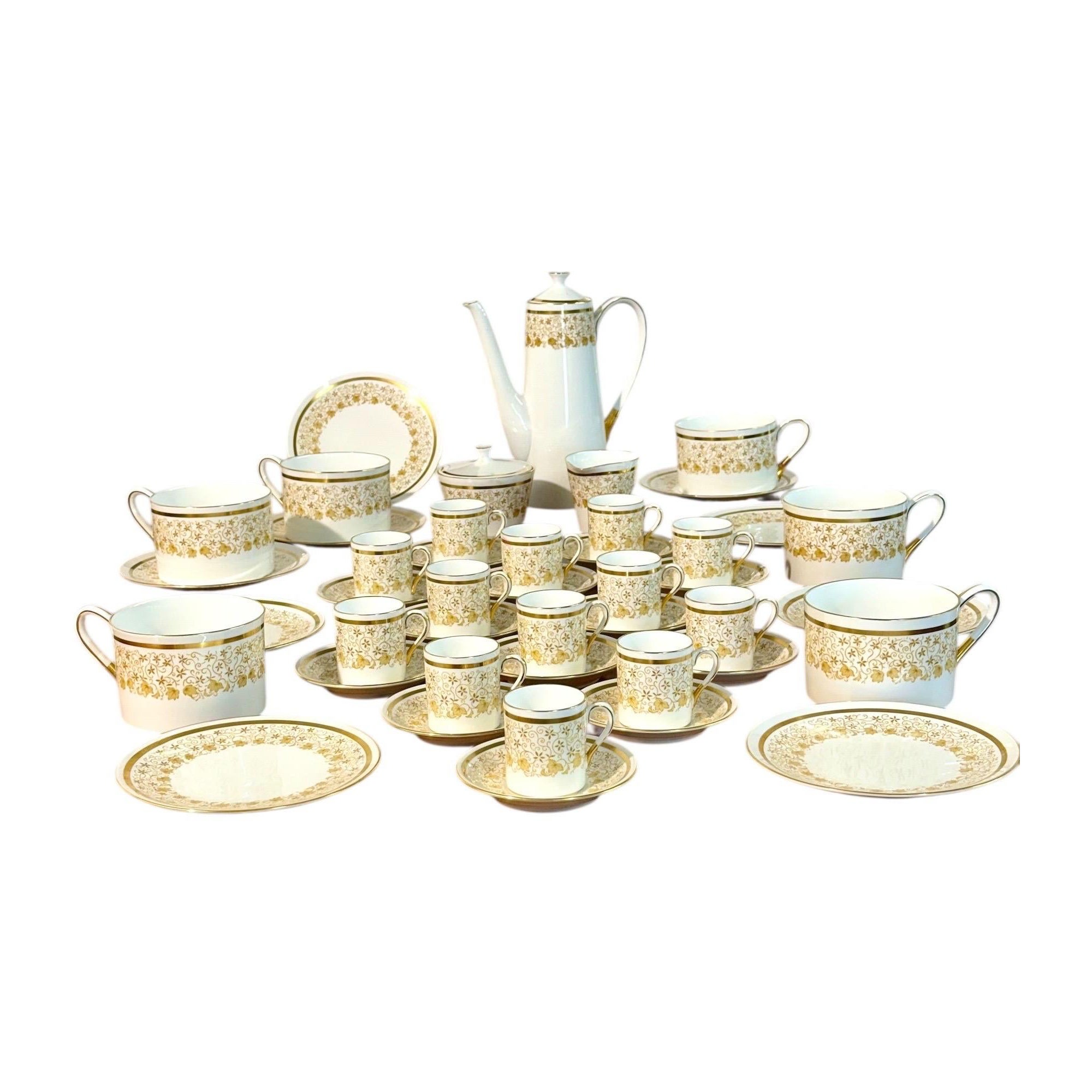 44-teiliges Kaffee- und Teeservice aus weißem und goldenem Knochenporzellan Royal Tuscan