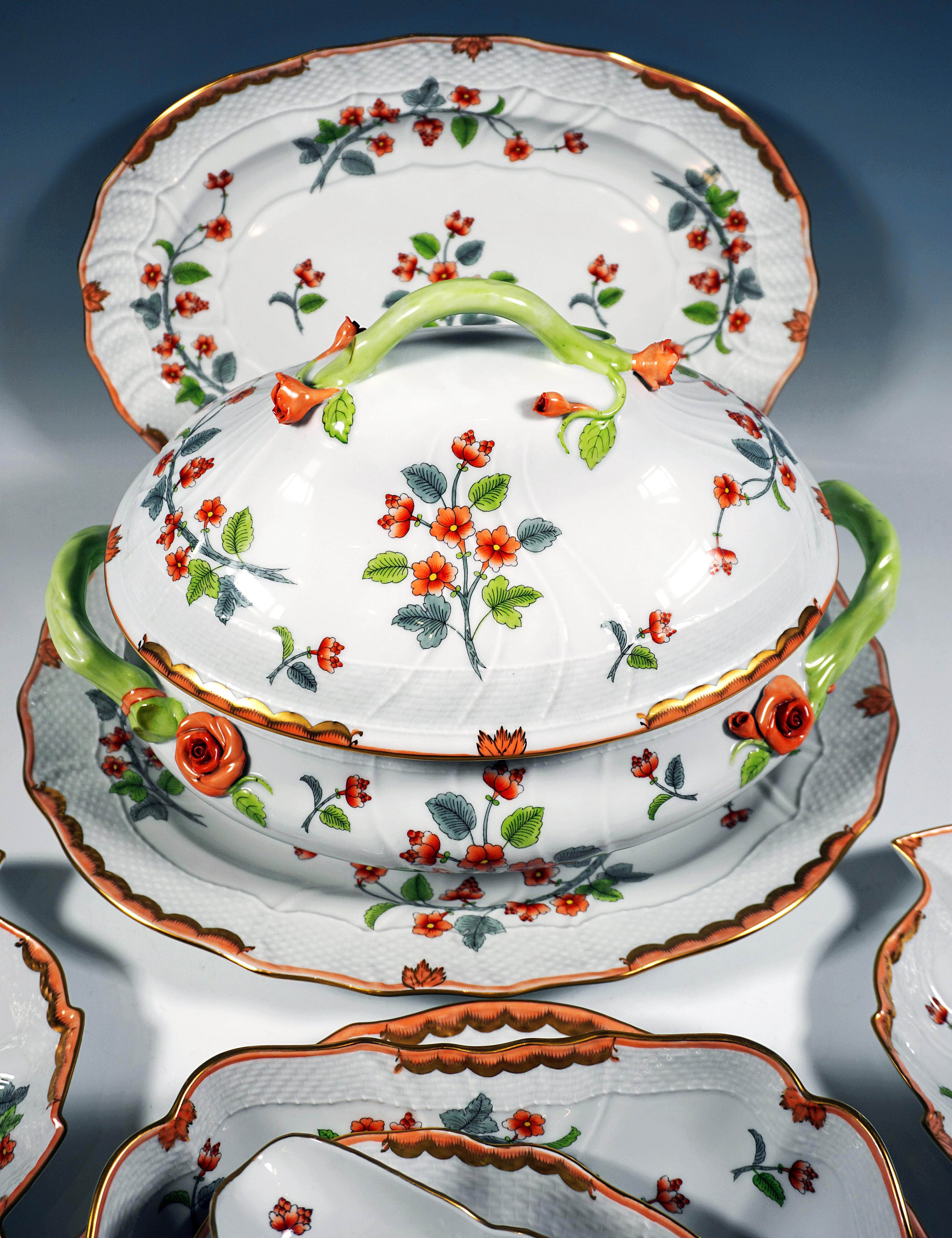 Hongrois 44 Pieces Windsor Flowers ' Livia ' Service de table pour 12 personnes, Herend Hongrie en vente