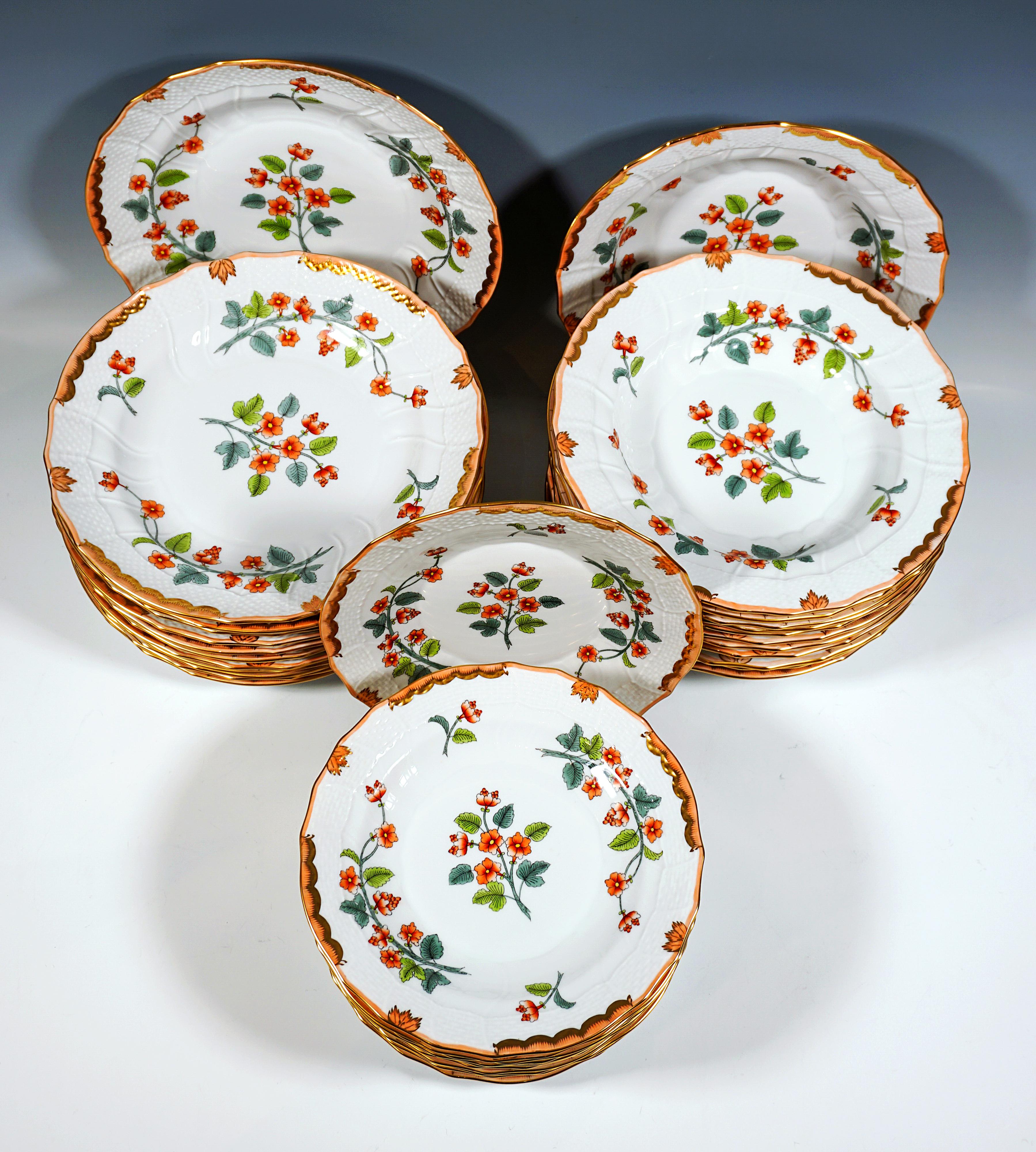 Porcelaine 44 Pieces Windsor Flowers ' Livia ' Service de table pour 12 personnes, Herend Hongrie en vente