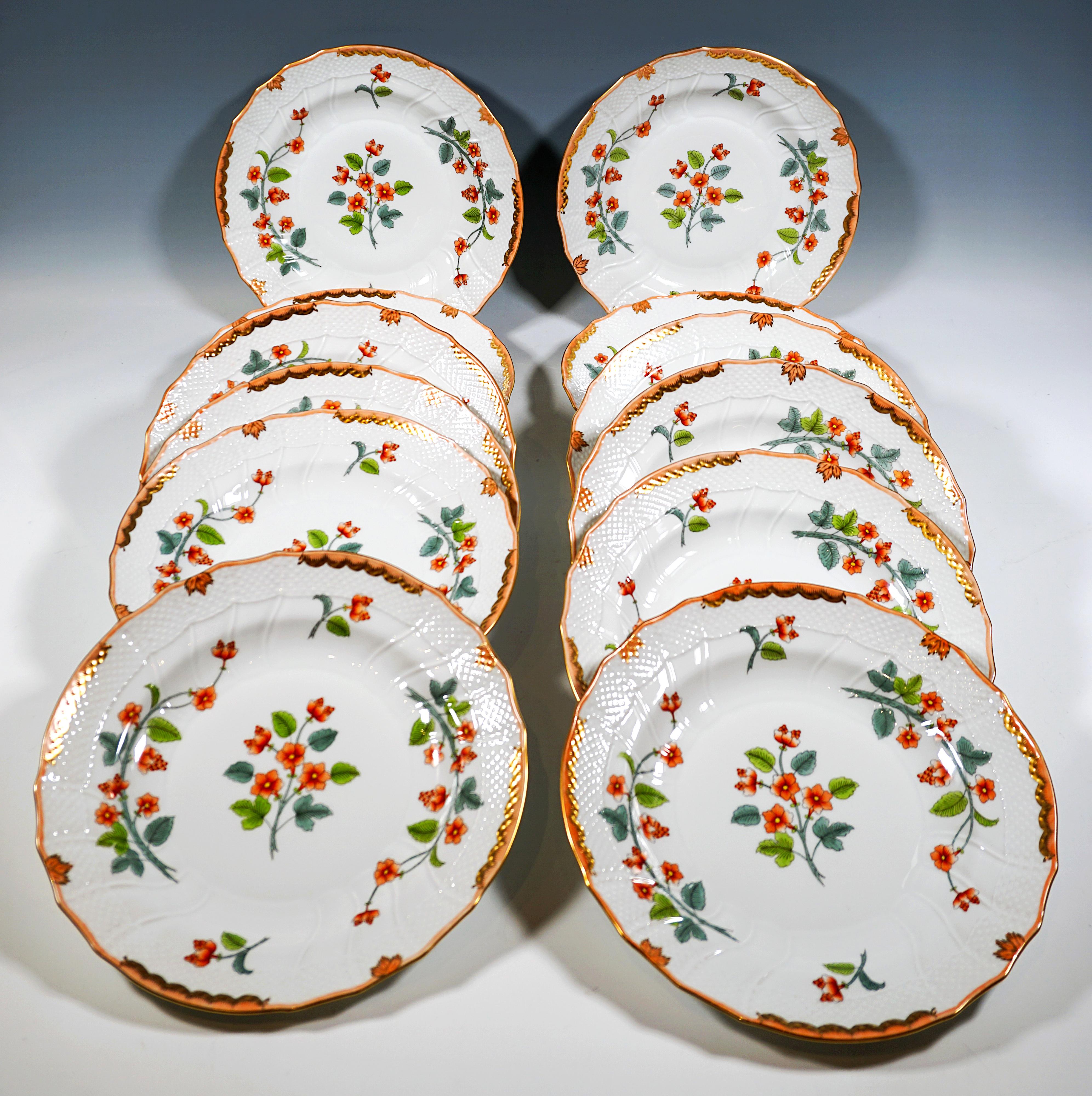44 Pieces Windsor Flowers ' Livia ' Service de table pour 12 personnes, Herend Hongrie en vente 1