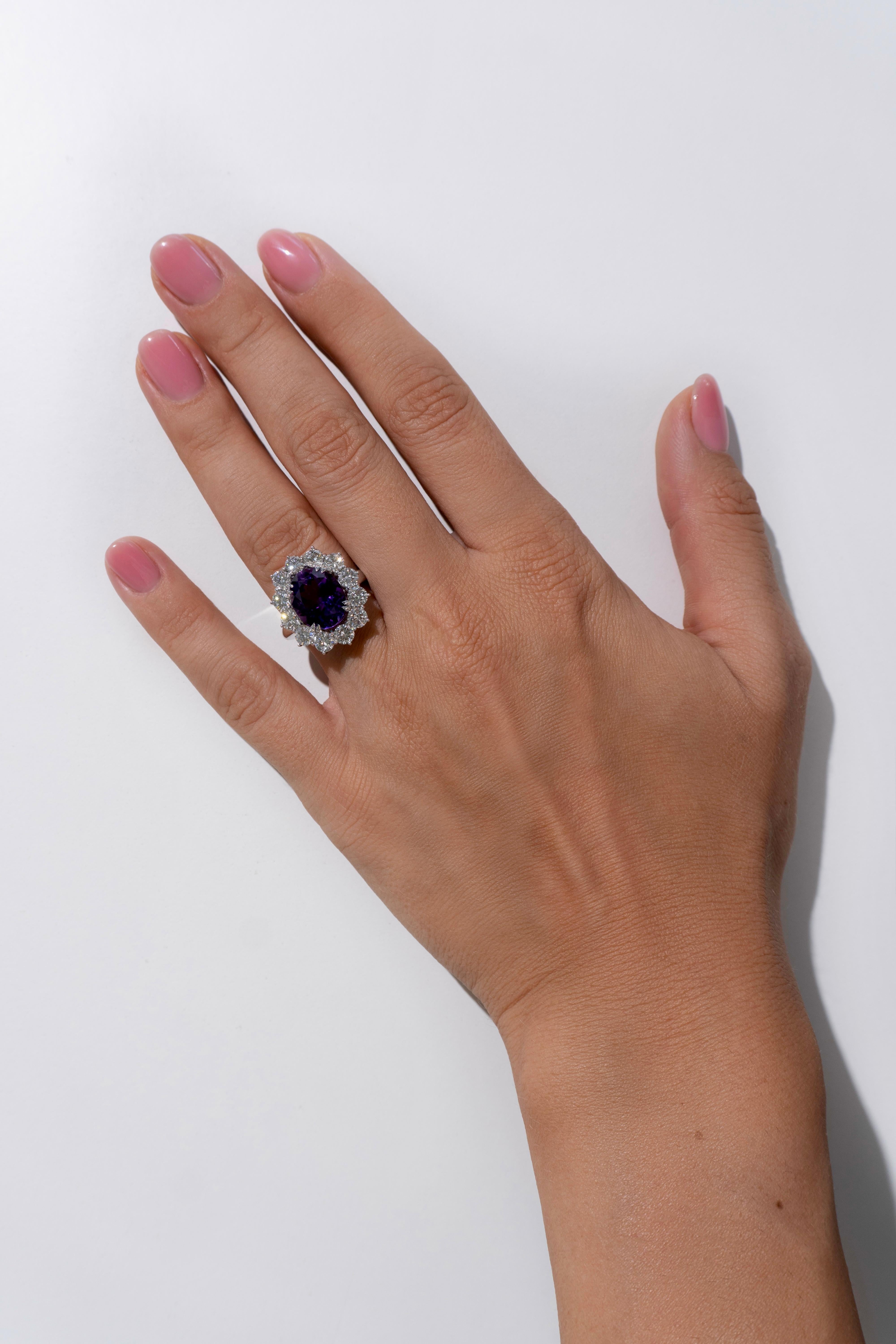 4.40 Carat Amethyst and 3 Carat Diamond Halo in 18k White Gold  In New Condition For Sale In Bangkok, TH