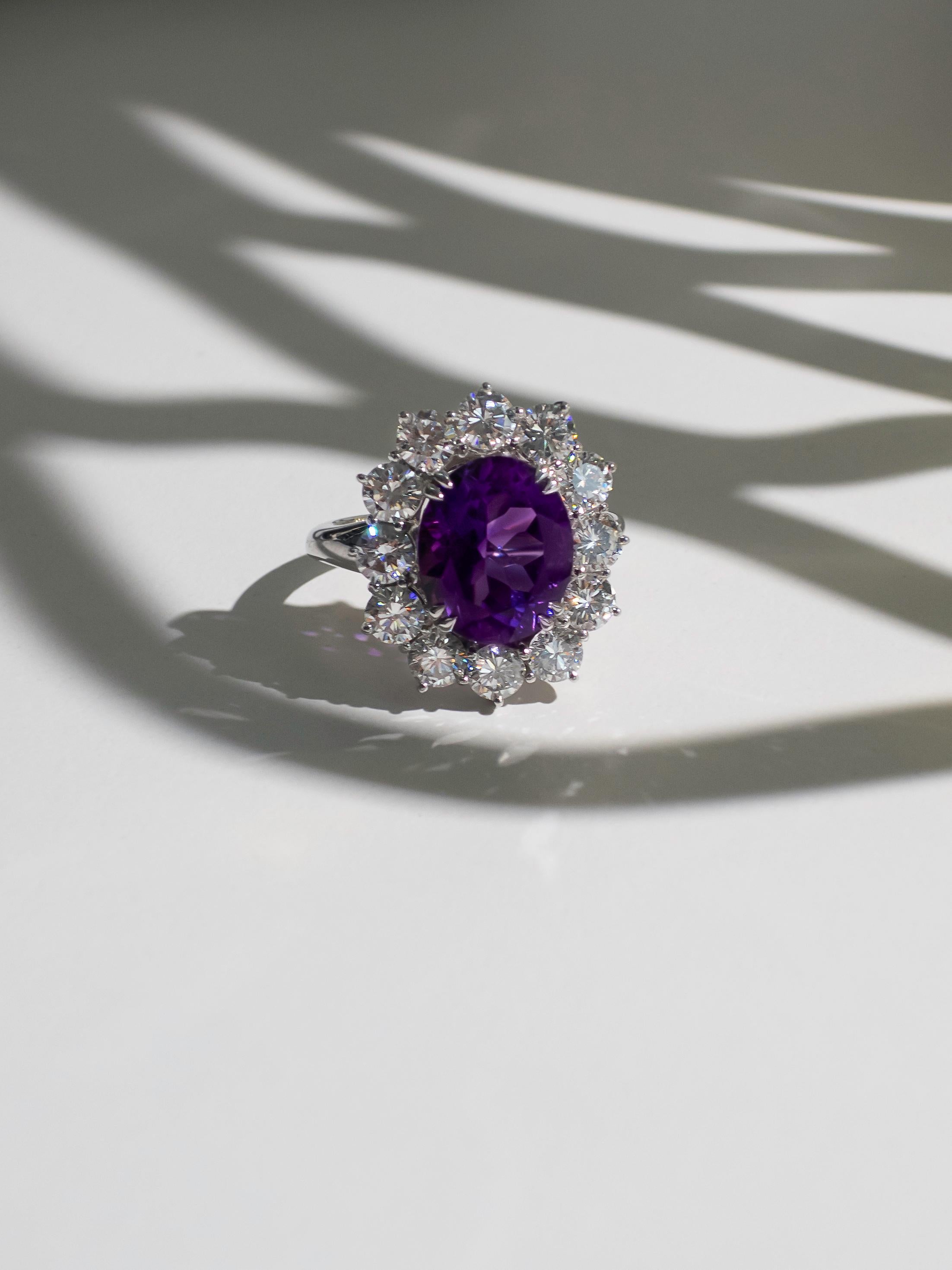4,40 Karat Amethyst und 3 Karat Diamant-Halo in 18 Karat Weißgold mit Halo 2