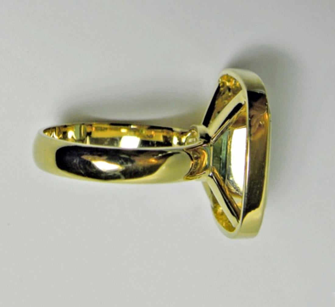 Bague en or 18 carats avec diamants taille émeraude colombienne de 4,40 carats en vente 6