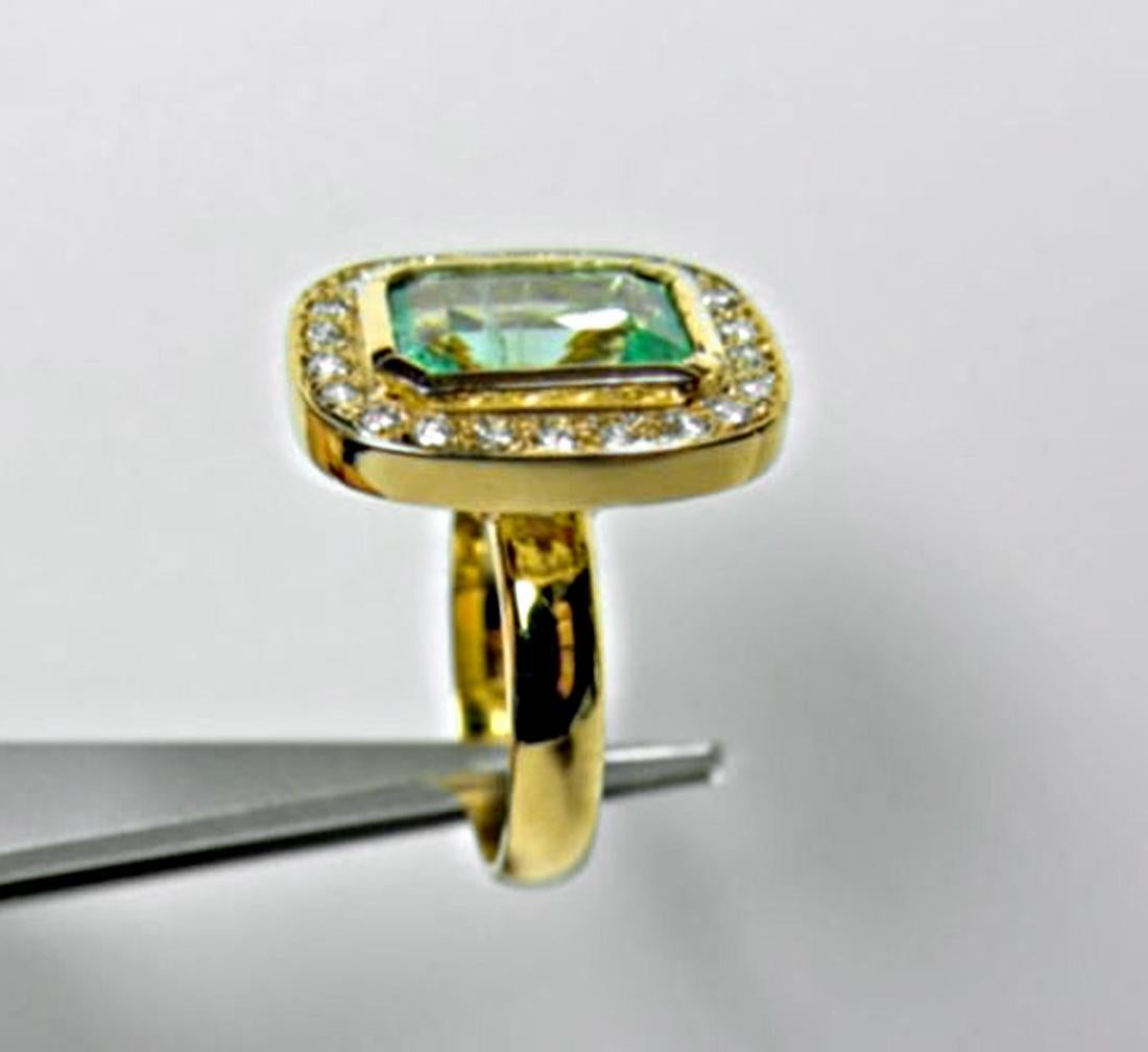 4.40 Carat Emerald Cut Colombian Emerald Diamond Halo Ring 18 Karat Gold For Sale 3