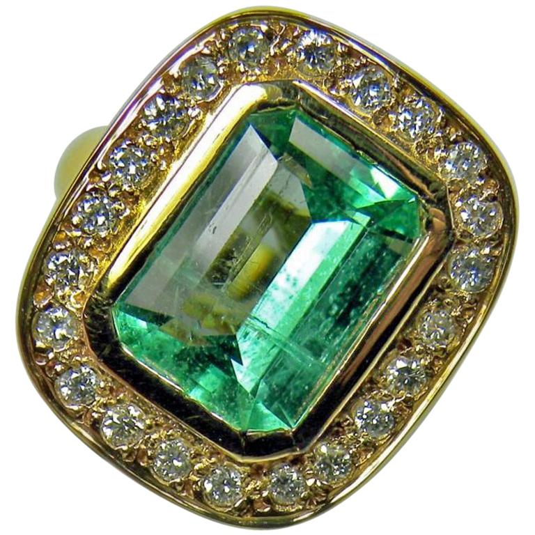 4.40 Carat Emerald Cut Colombian Emerald Diamond Ring 18 Karat Gold For