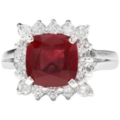 4.40 Carat Impressive Red Ruby and Natural Diamond 14 Karat White Gold Ring