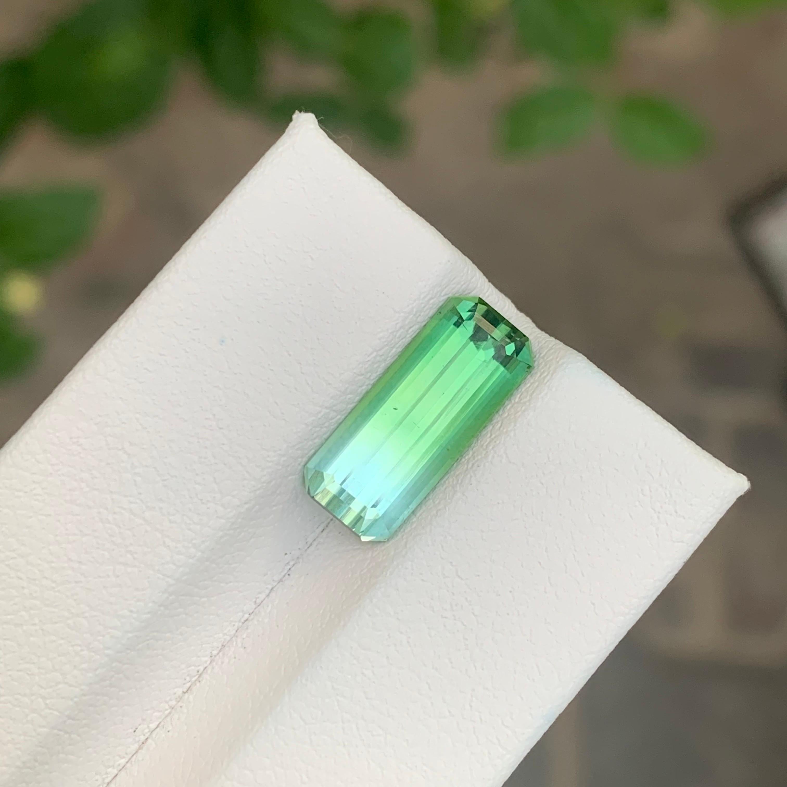 4,40 Karat Natürlicher zweifarbiger Turmalin Smaragdform Loser Edelstein im Angebot 4