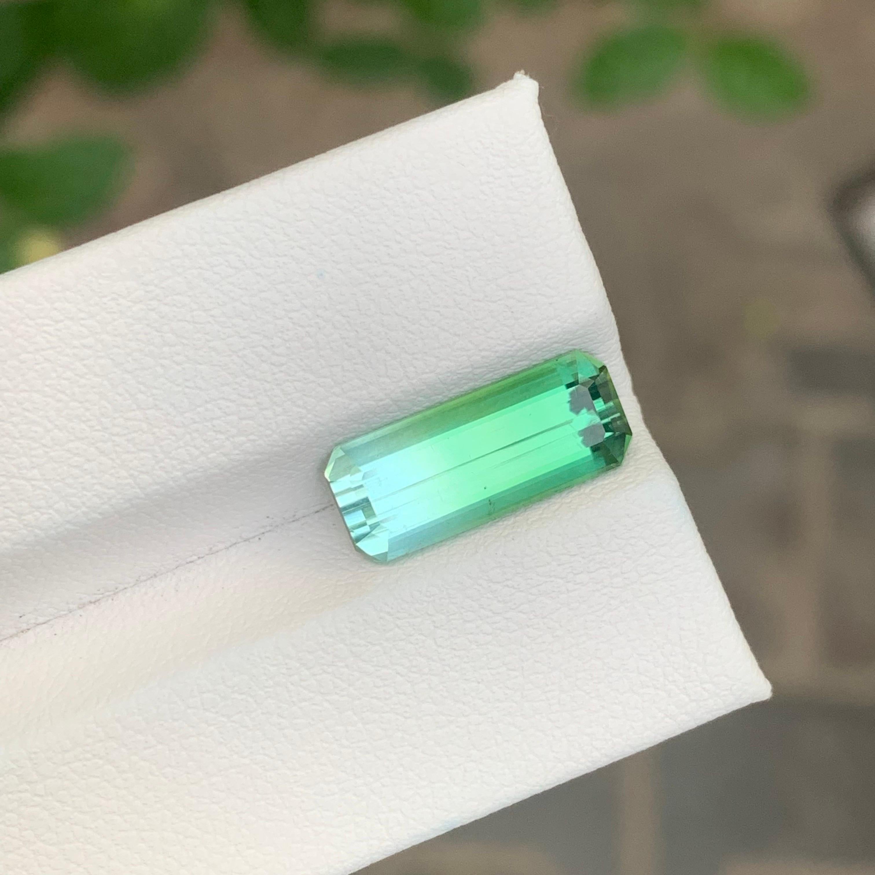 4,40 Karat Natürlicher zweifarbiger Turmalin Smaragdform Loser Edelstein im Angebot 1