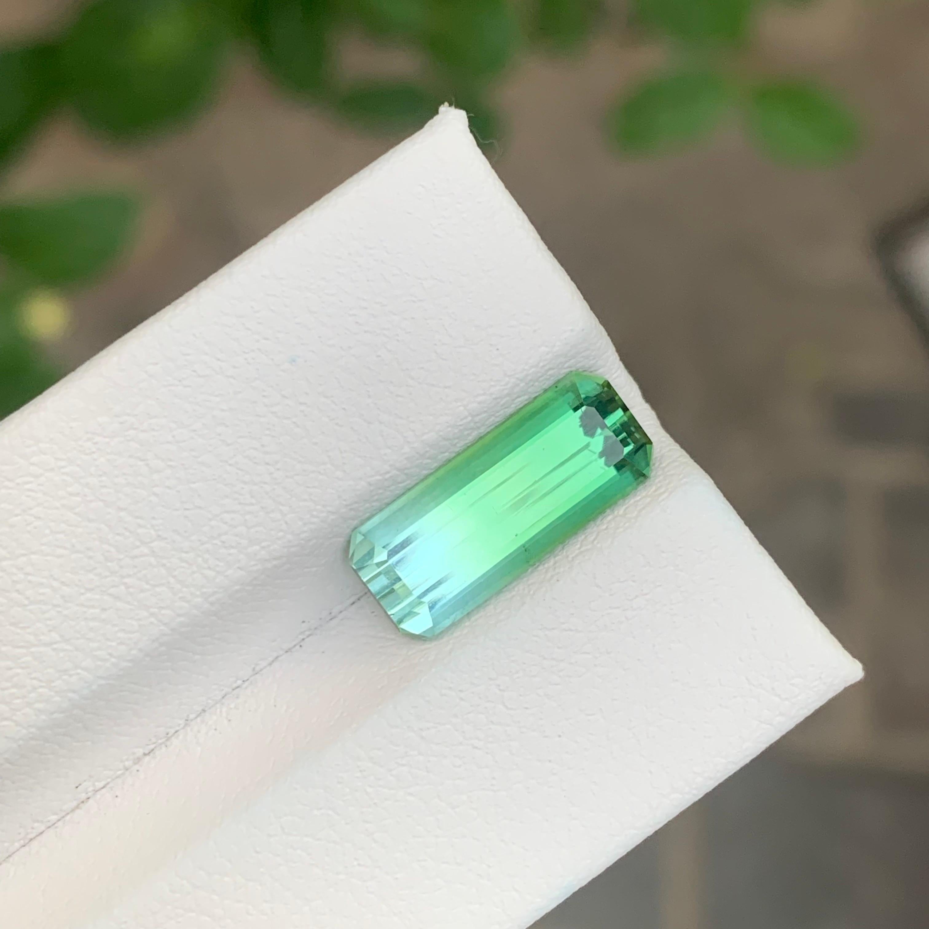 4,40 Karat Natürlicher zweifarbiger Turmalin Smaragdform Loser Edelstein im Angebot 2