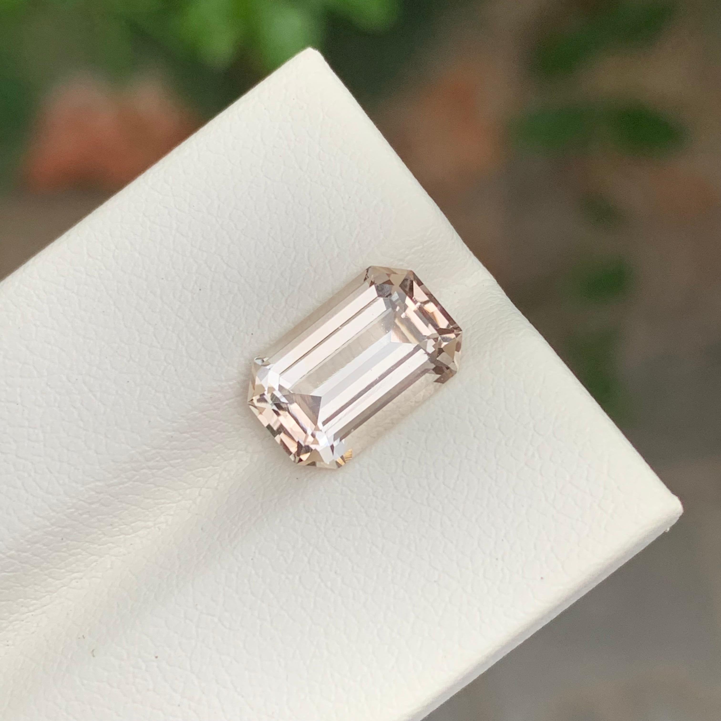 Schöne 4,40 Karat natürlichen Topas Smaragd Form Edelstein für Damen oder Herren im Angebot