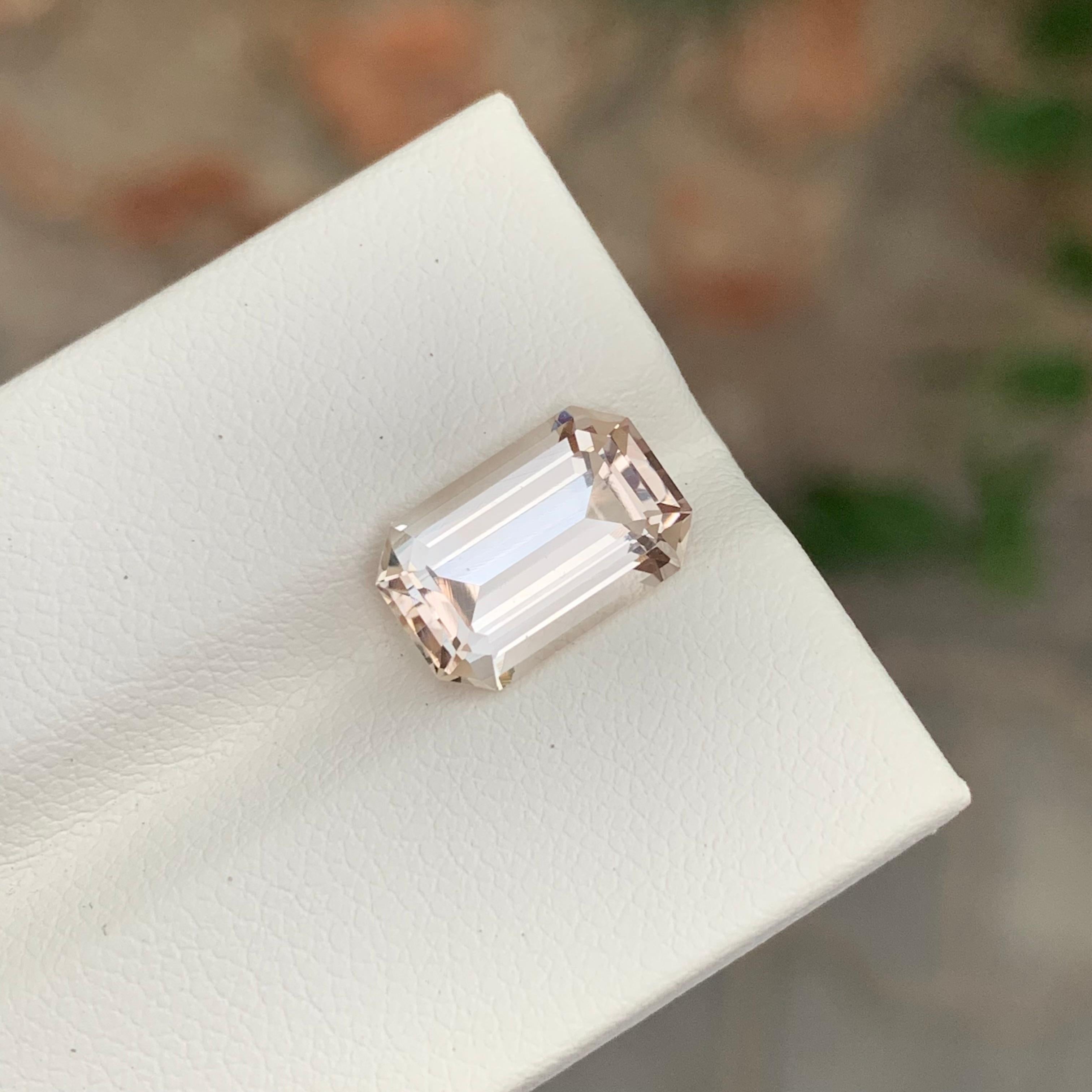 Schöne 4,40 Karat natürlichen Topas Smaragd Form Edelstein im Angebot 3