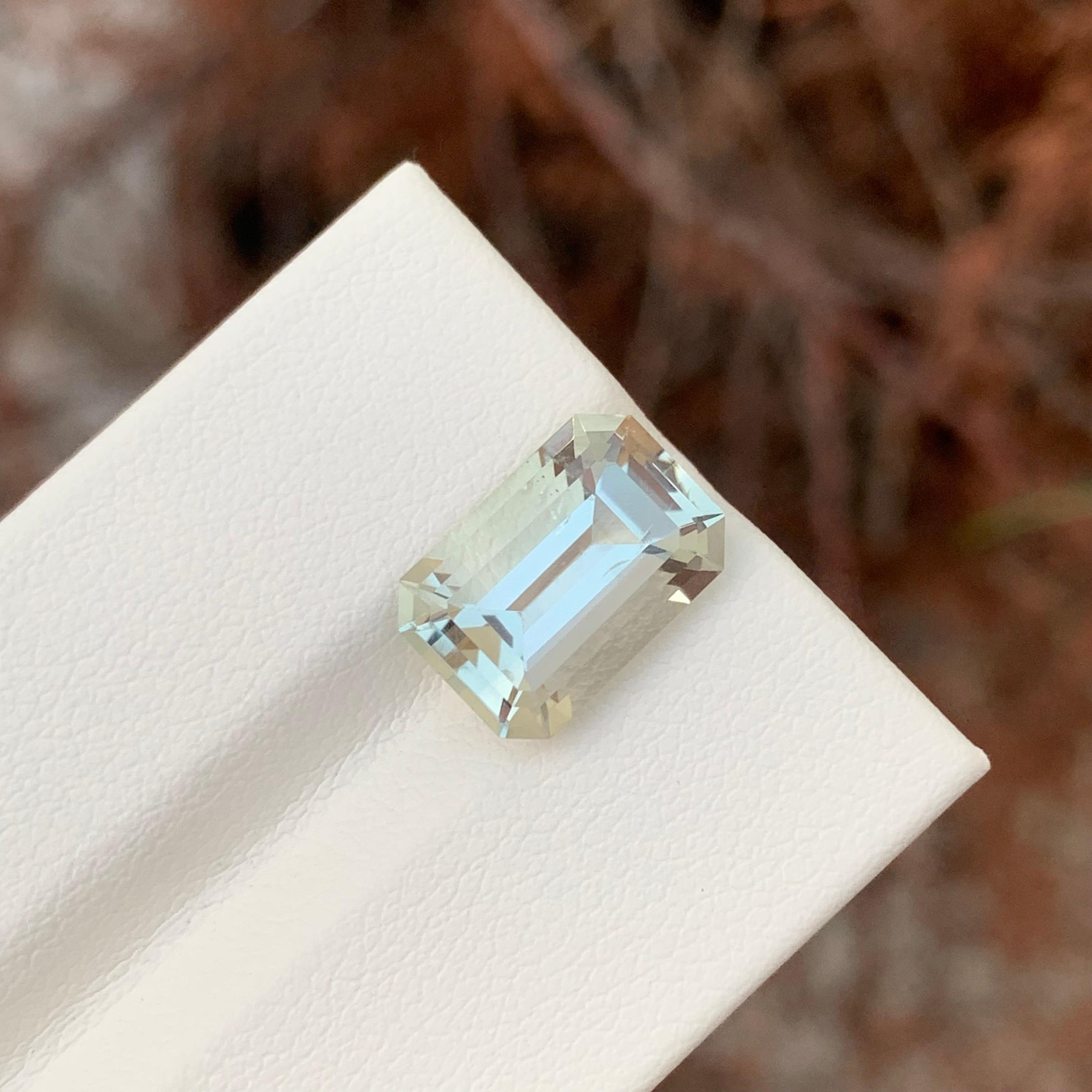 Lose grüne Amethyste

Gewicht: 4,40 Karat
Abmessung: 12.4 x 8.4 x 6.5 Mm
Farbe: Hellgrün
Herkunft: Brasilien
Behandlung: Nicht
Zertifikat: Auf Anfrage
Die Form: Smaragd 

Der Amethyst, eine atemberaubende Quarzart, die für ihren faszinierenden