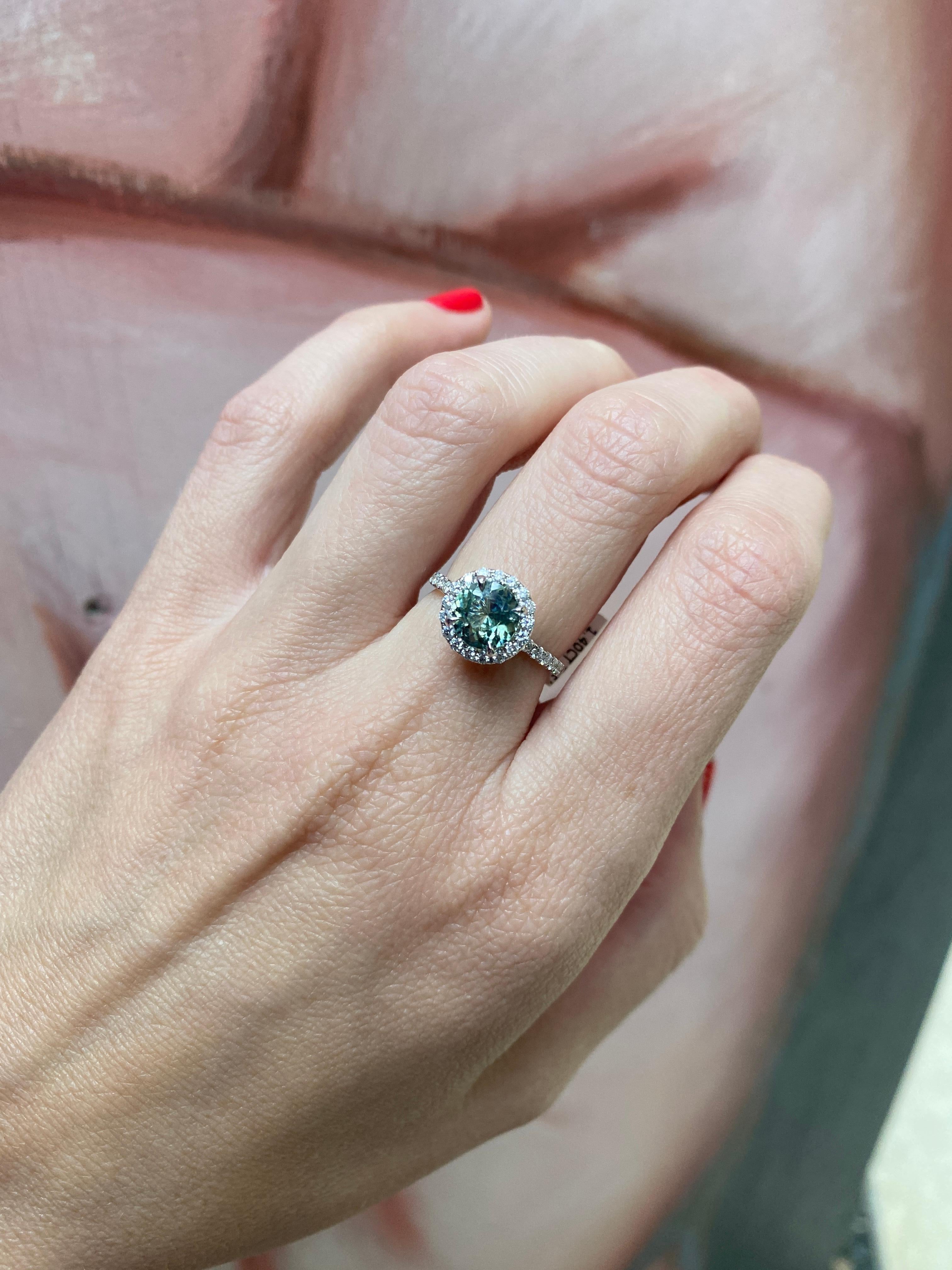 1.40 Carat Round Teal Color Shifting Sapphire with 0.54ctw Round Diamonds Ring For Sale 4
