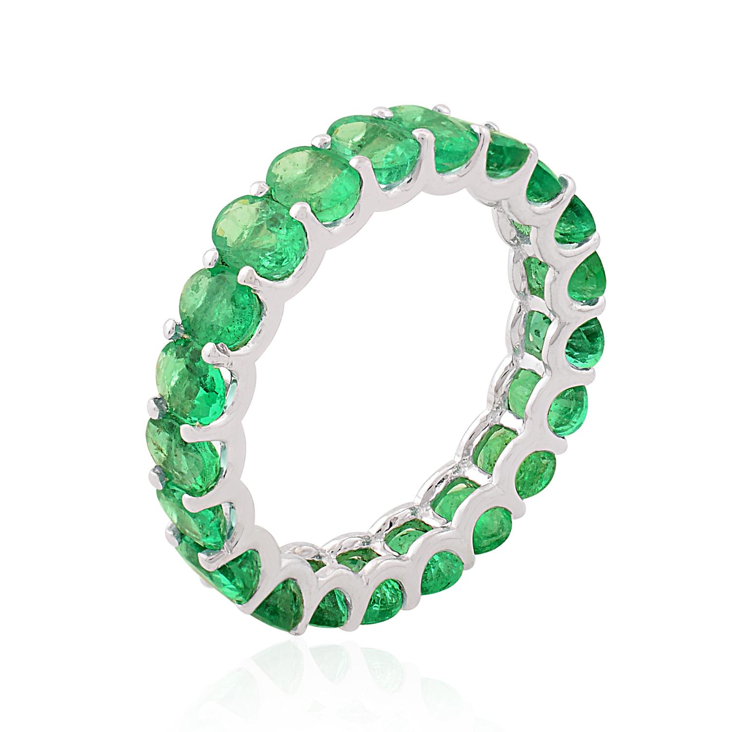 Modern 4.40 Carat Zambian Emerald Gemstone Band Ring 18k White Gold Handmade Jewelry For Sale