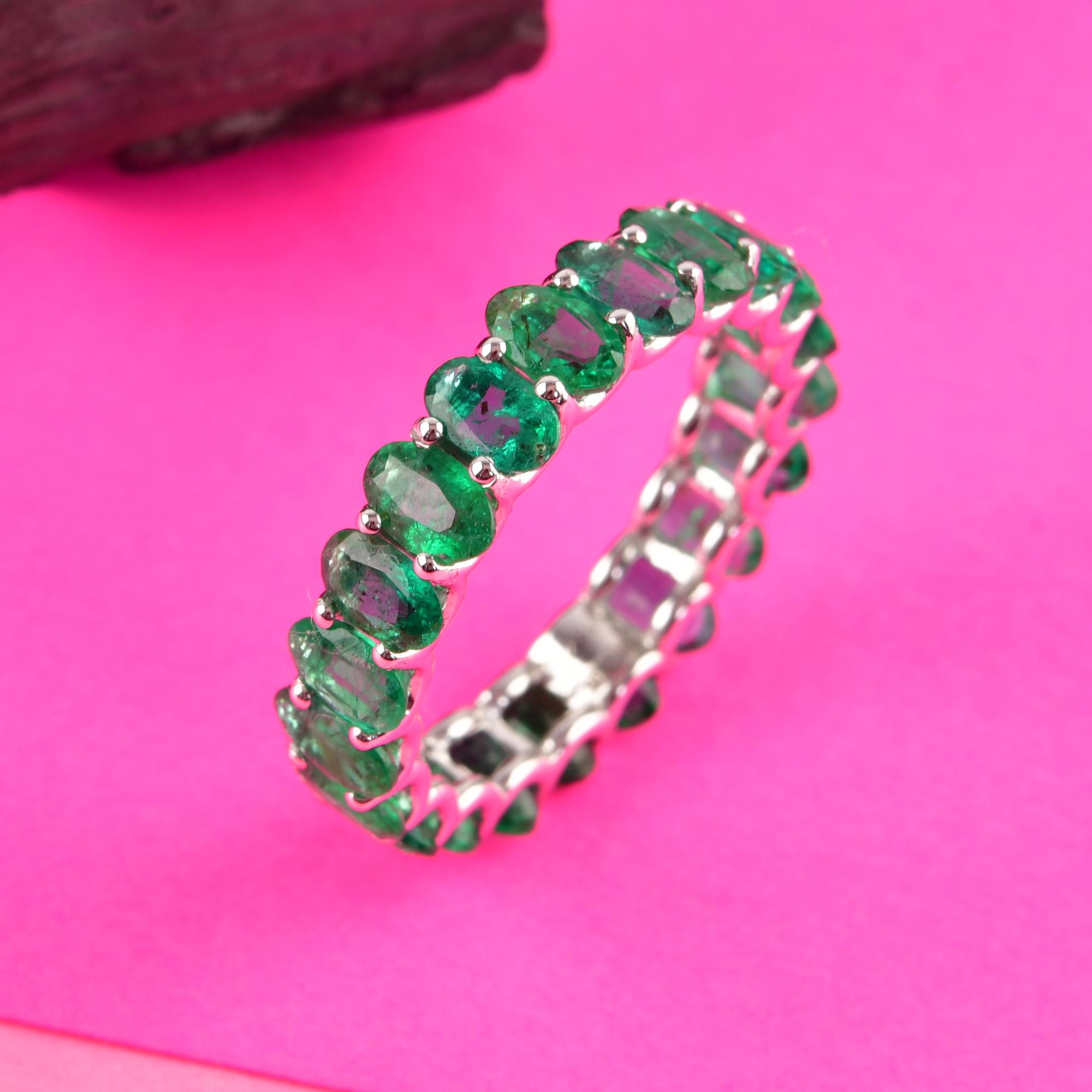 4.40 Carat Zambian Emerald Gemstone Band Ring 18k White Gold Handmade Jewelry For Sale 1