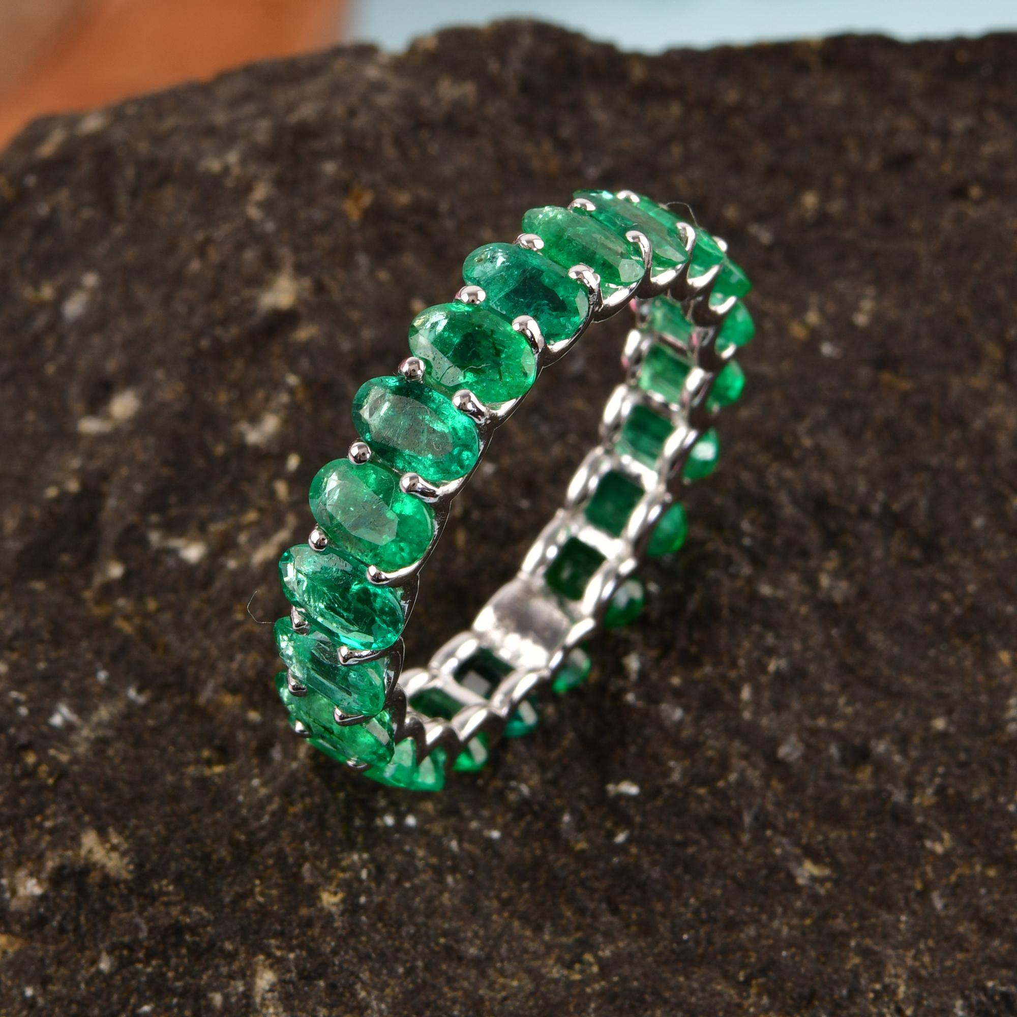 4.40 Carat Zambian Emerald Gemstone Band Ring 18k White Gold Handmade Jewelry For Sale 2