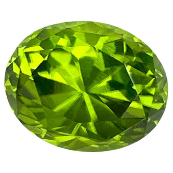 4.40 carats Apple Green Peridot Stone Oval Shape Natural Pakistani Gemstone For Sale