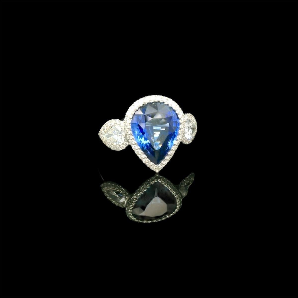 4.40 Carats Blue Ceylon sapphire and diamond ring, gold 18K For Sale 1