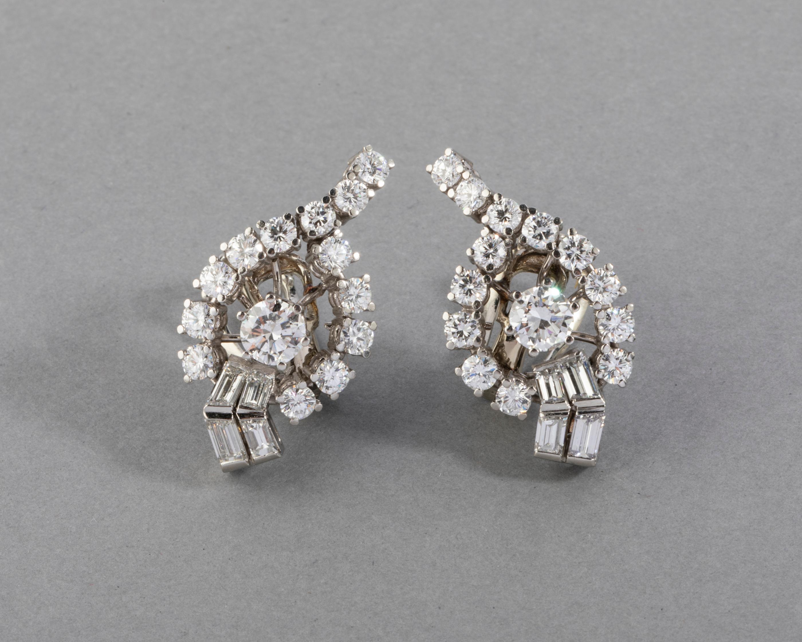 4.40 Carat Diamonds French Vintage Earrings Clip In Good Condition In Saint-Ouen, FR