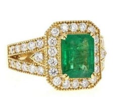 4.40 Carat Natural Emerald and Diamond 14 Karat Solid Yellow Gold Ring