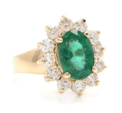 4.40 Carat Natural Emerald and Diamond 14 Karat Solid Yellow Gold Ring