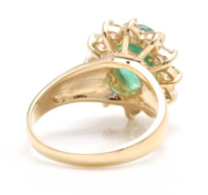 4.40 Carat Natural Emerald and Diamond 14 Karat Solid Yellow Gold Ring In New Condition For Sale In Los Angeles, CA