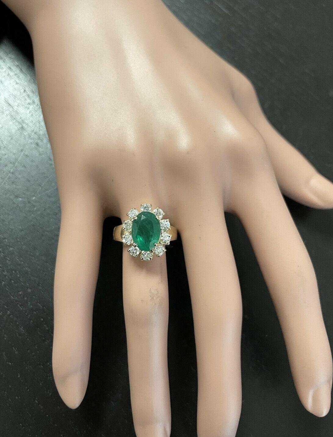 4.40 Carats Natural Emerald and Diamond 14K Solid Yellow Gold Ring For Sale 3