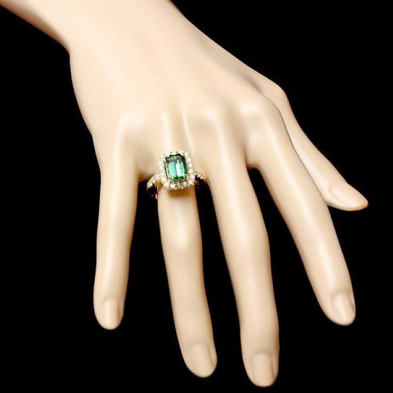 4.40 Carats Natural Green Tourmaline and Diamond 14K Solid Yellow Gold Ring In New Condition For Sale In Los Angeles, CA