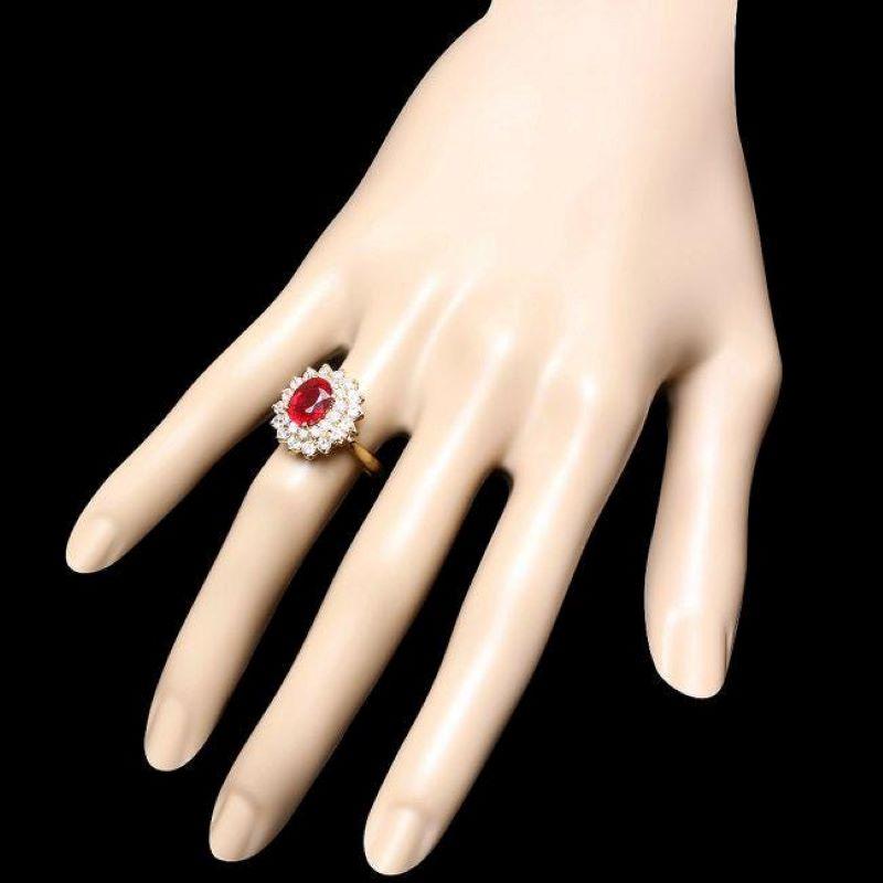 4.40 Carats Natural Red Ruby and Diamond 14K Solid Yellow Gold Ring In New Condition For Sale In Los Angeles, CA