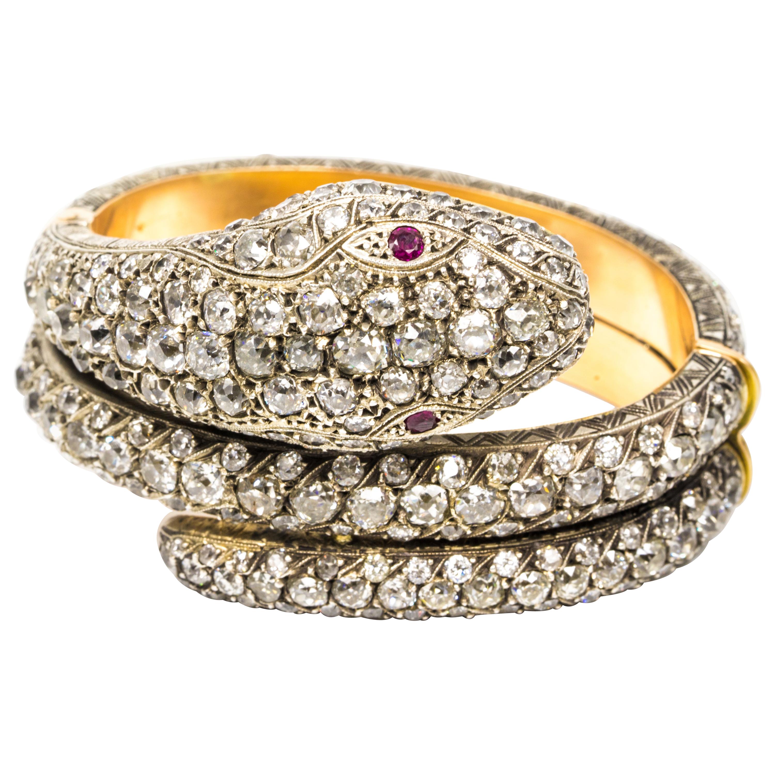 Bracelet serpent jonc en or jaune 18 carats et argent avec diamants de  44,00 carats En vente sur 1stDibs