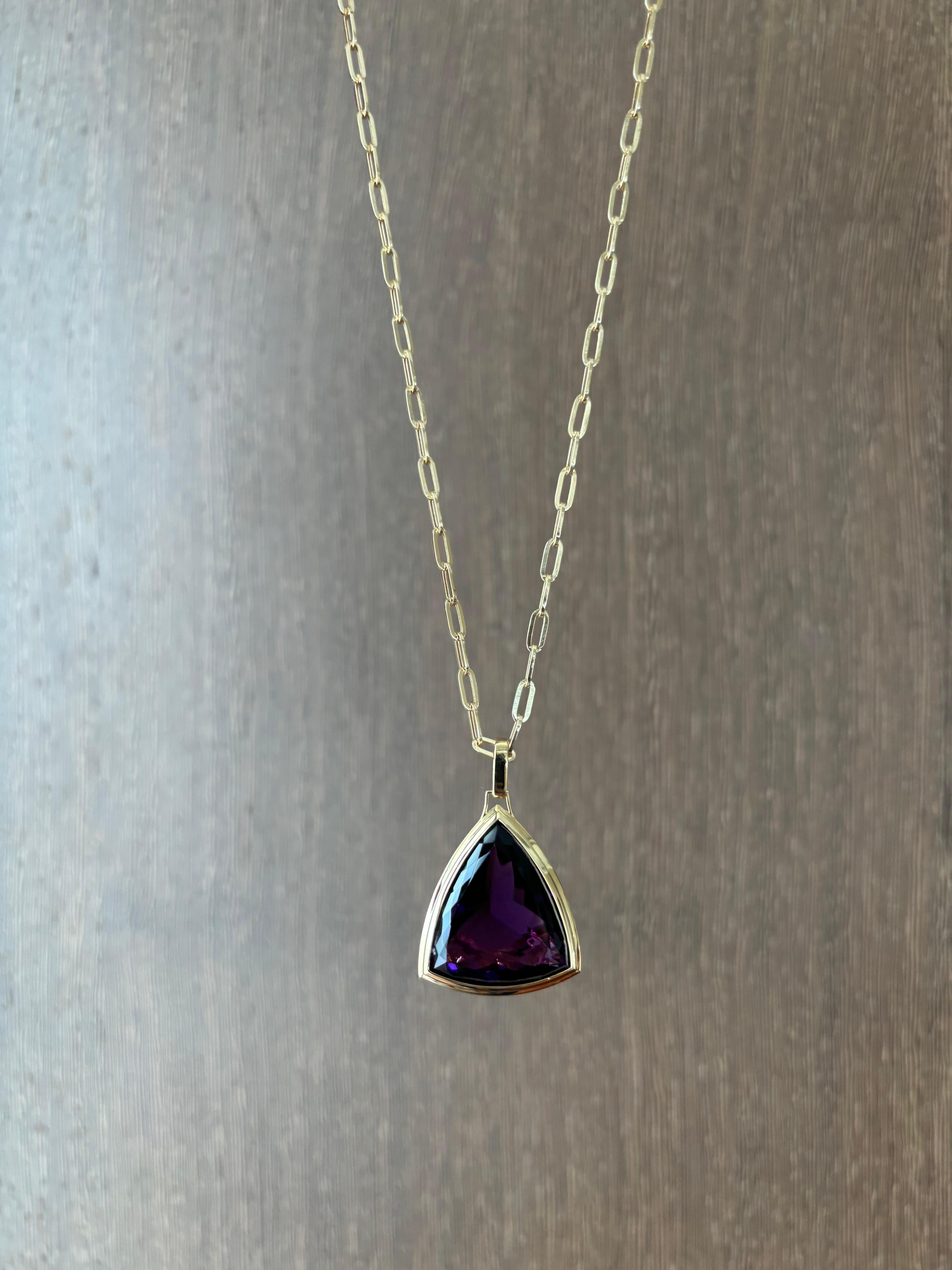 44.03 Carat Pear Shape Amethyst Pendant Necklace with Link Chain  In New Condition For Sale In Bangkok, Thailand