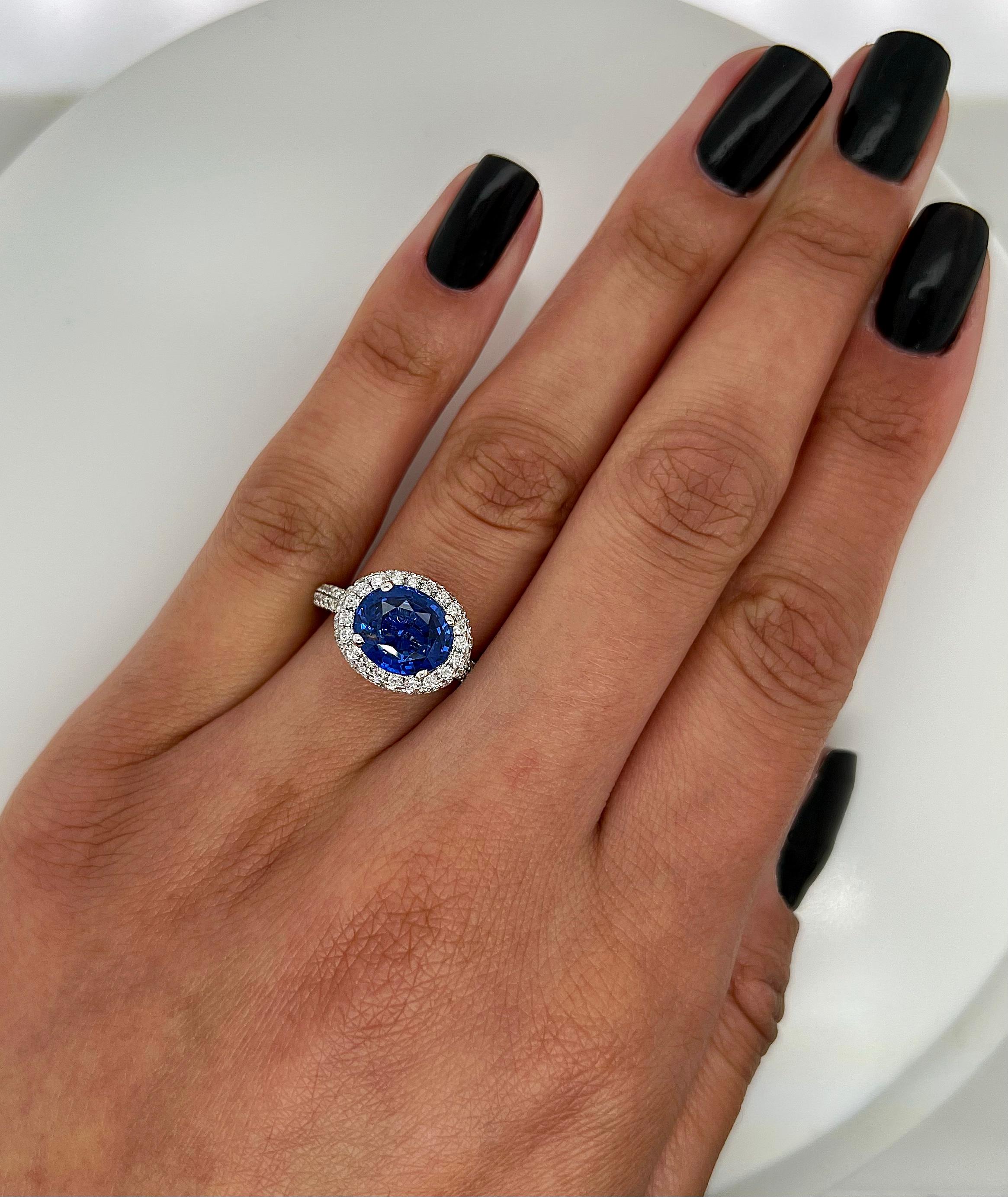 4.40 Total Carat Sapphire and Diamond Ladies Engagement Ring GIA In New Condition For Sale In New York, NY