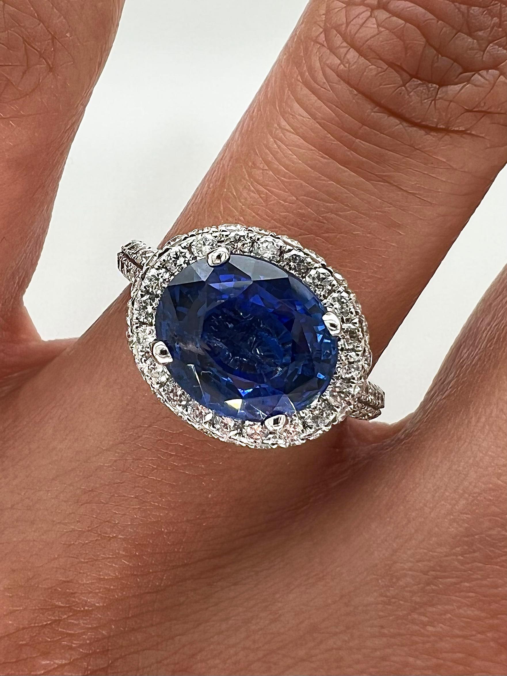 Women's or Men's 4.40 Total Carat Sapphire and Diamond Ladies Engagement Ring GIA For Sale