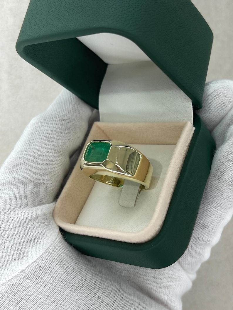 4,40 Karat 14K Chunky Herren Smaragd Solitär Ring Lünette Set Smaragdschliff Smaragd 585 im Angebot 4