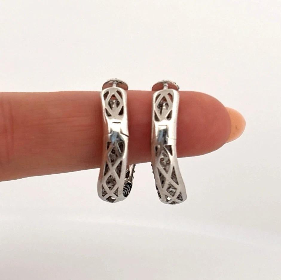 Women's 4.40ctw VS F-G Black & White Pave Diamonds 18K White Gold Wave Hoop Earrings For Sale