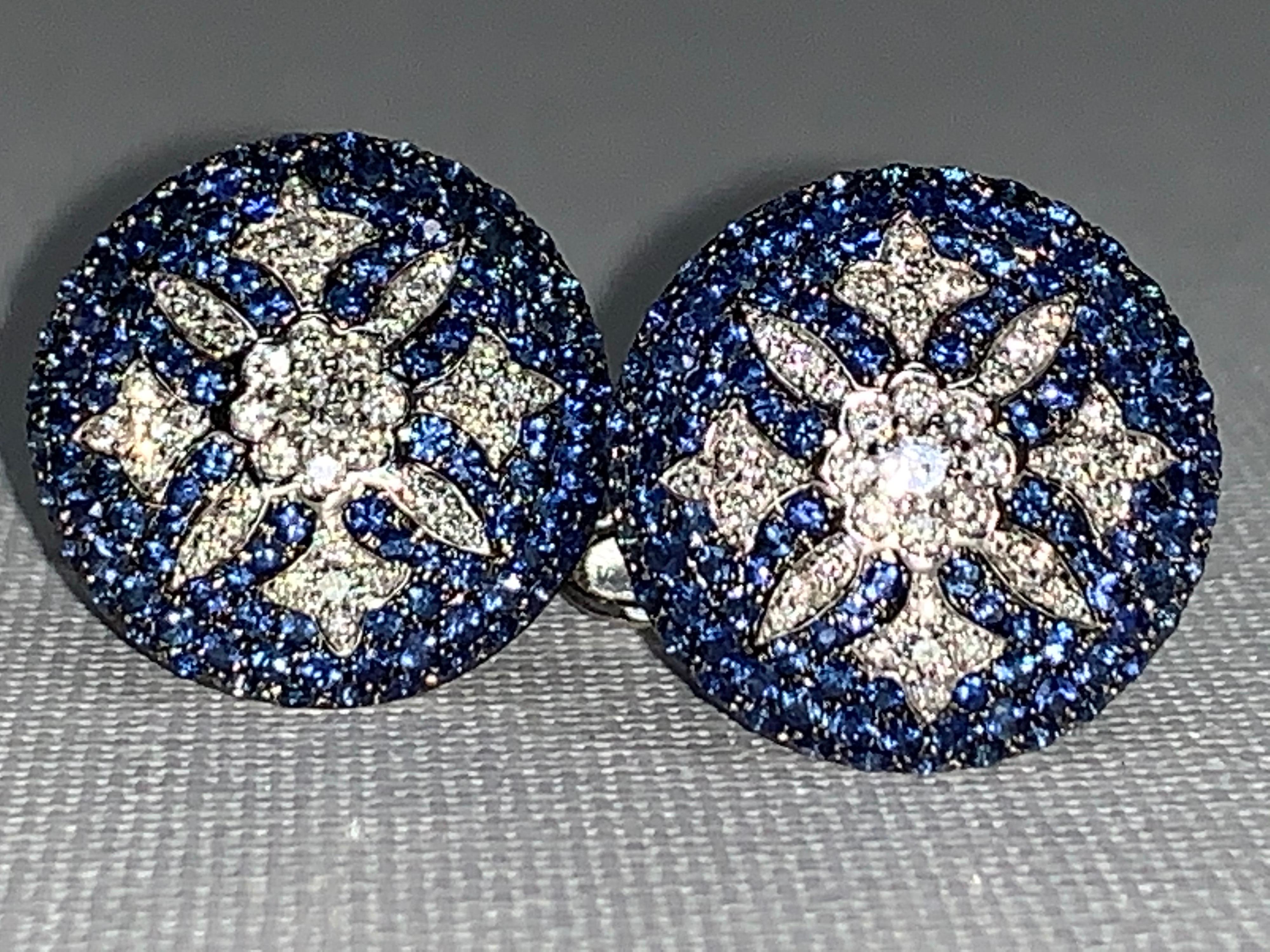 Distinctive 4.41 Carat Blue Diamonds with White Diamonds Snowflake Cuff links In New Condition In Scottsdale, AZ