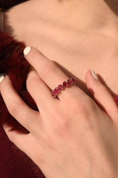 Eternity-Ring mit 4,41 Karat Rubin, 18 Karat Weißgold Rubin