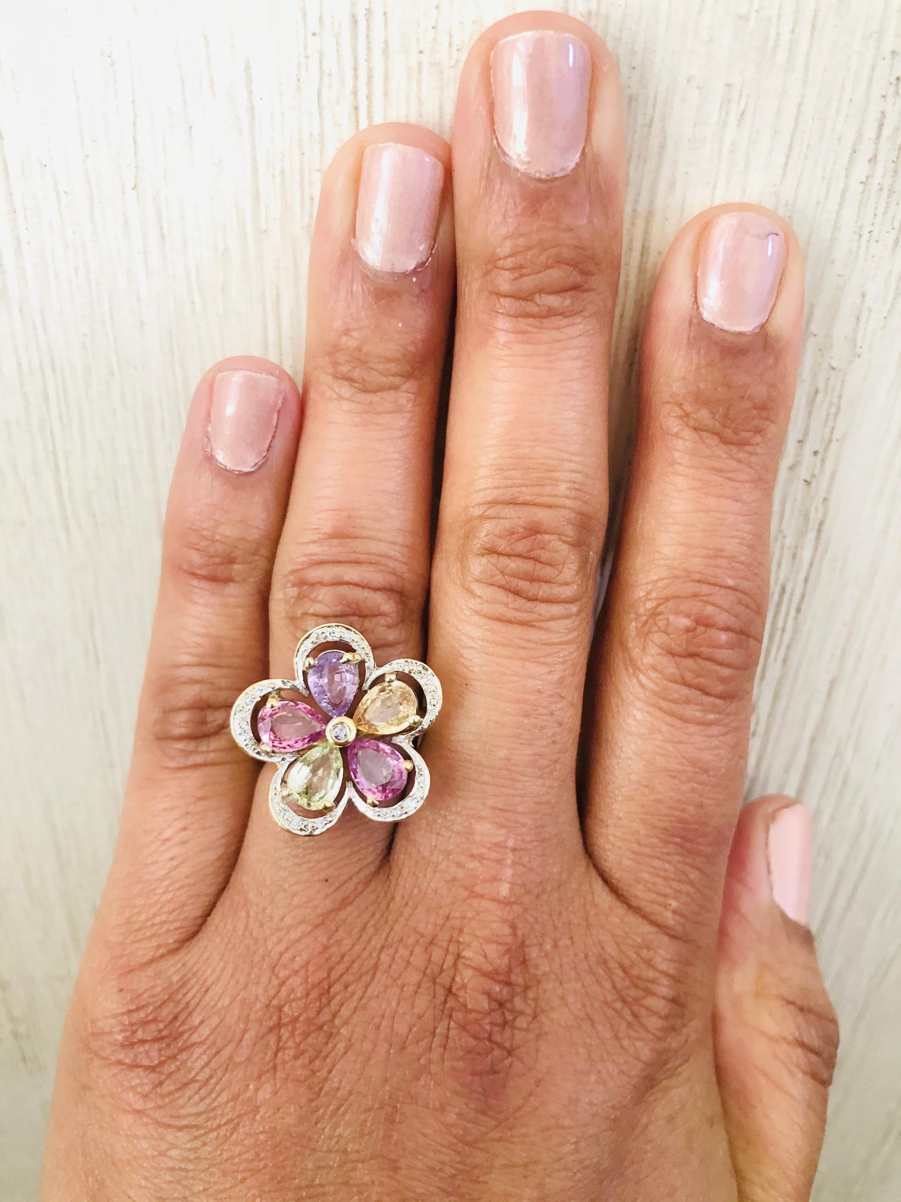 4.41 Carat Sapphire Diamond Flower Yellow Gold Ring In New Condition For Sale In Los Angeles, CA