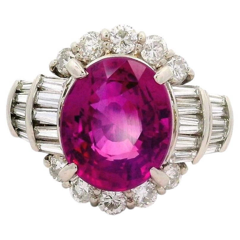 Anello in platino con rubino rosso violaceo vivido da 4,41 carati e diamanti, certificato AIGS