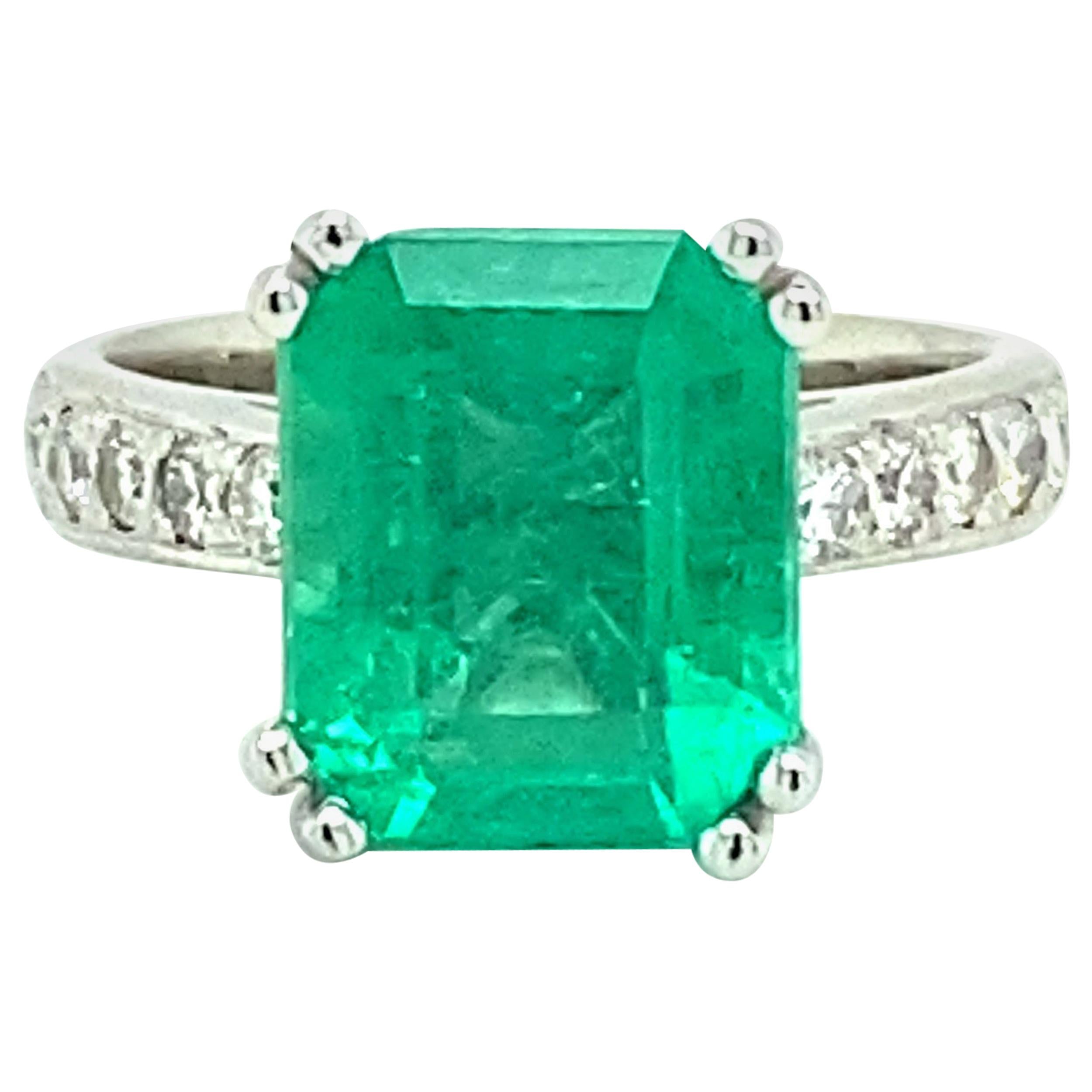 4.41 Ct Emerald 
Diamond Platinum Ring
